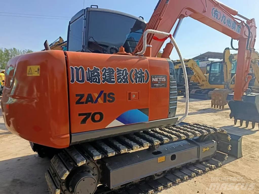 Hitachi ZX 70 حفارات وسط 7 طن - 12 طن
