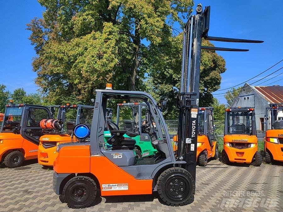 Toyota 02-8FGF30 شاحنات LPG