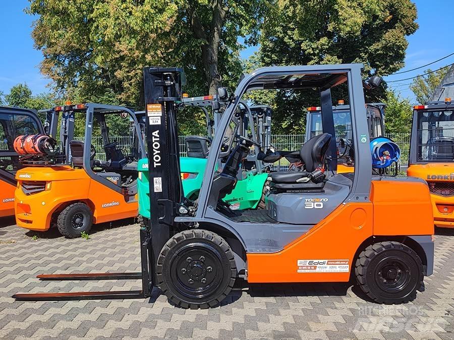 Toyota 02-8FGF30 شاحنات LPG