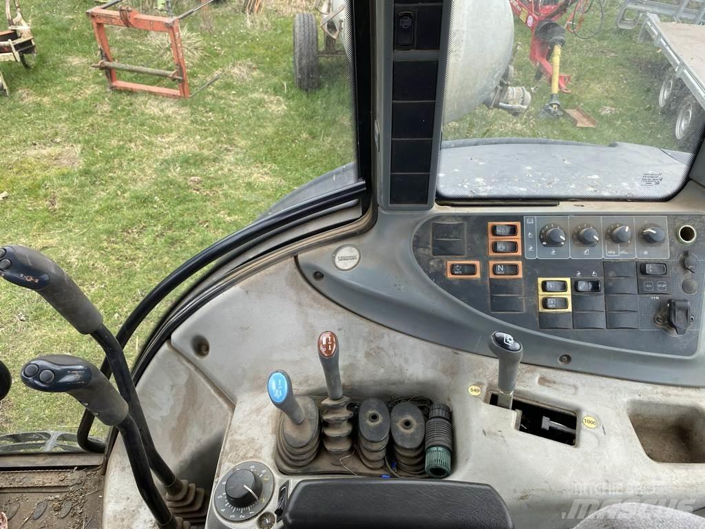 Valtra N92 HITECH الجرارات