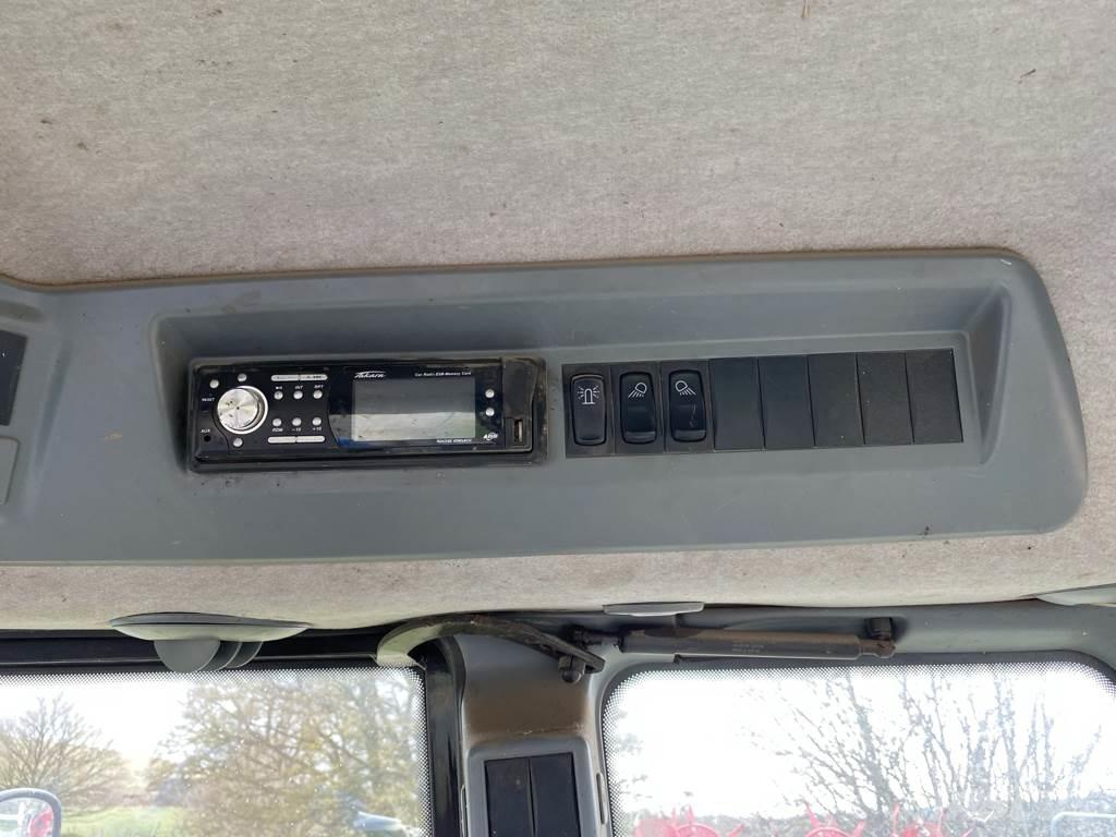 Valtra N92 HITECH الجرارات