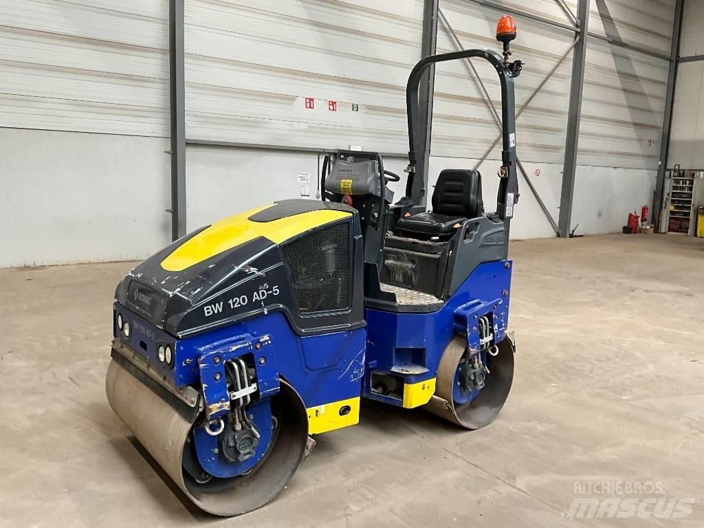 Bomag BW 120 AD-5 مداحل ثنائية الاسطوانة