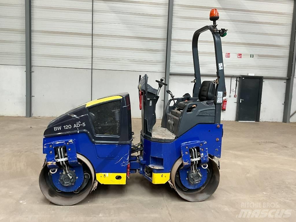 Bomag BW 120 AD-5 مداحل ثنائية الاسطوانة