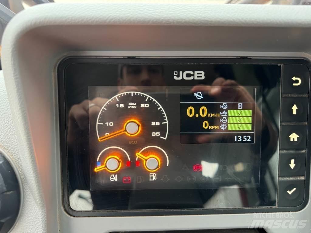JCB 411 HT لوادر بعجل