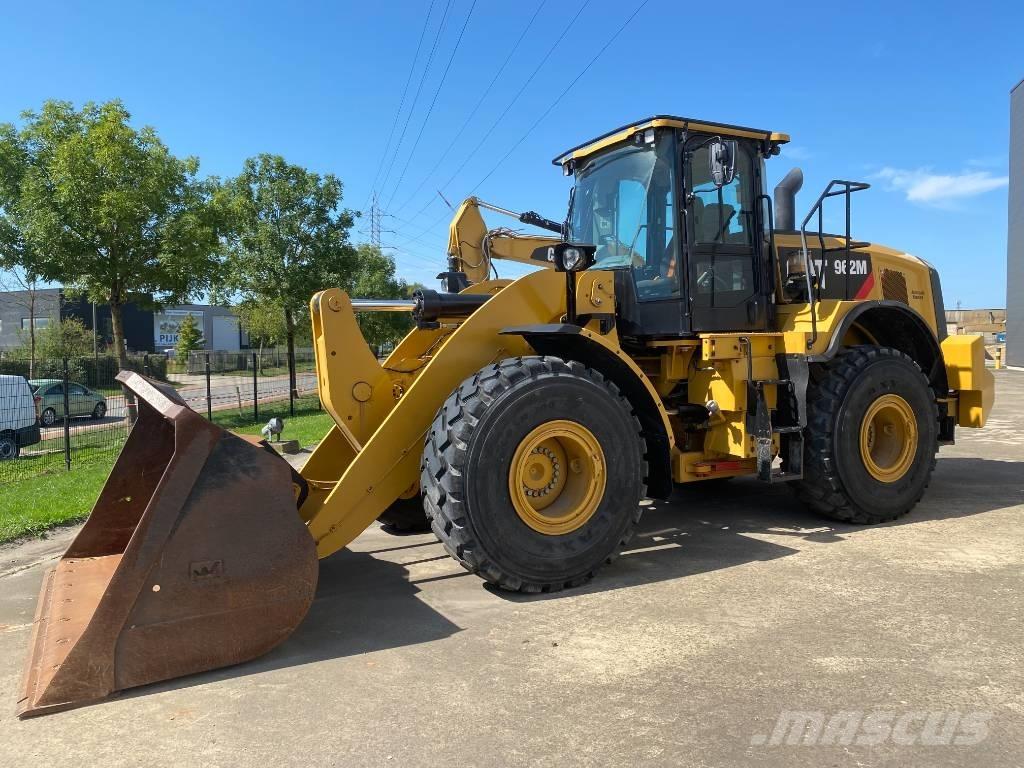CAT 962 M لوادر بعجل