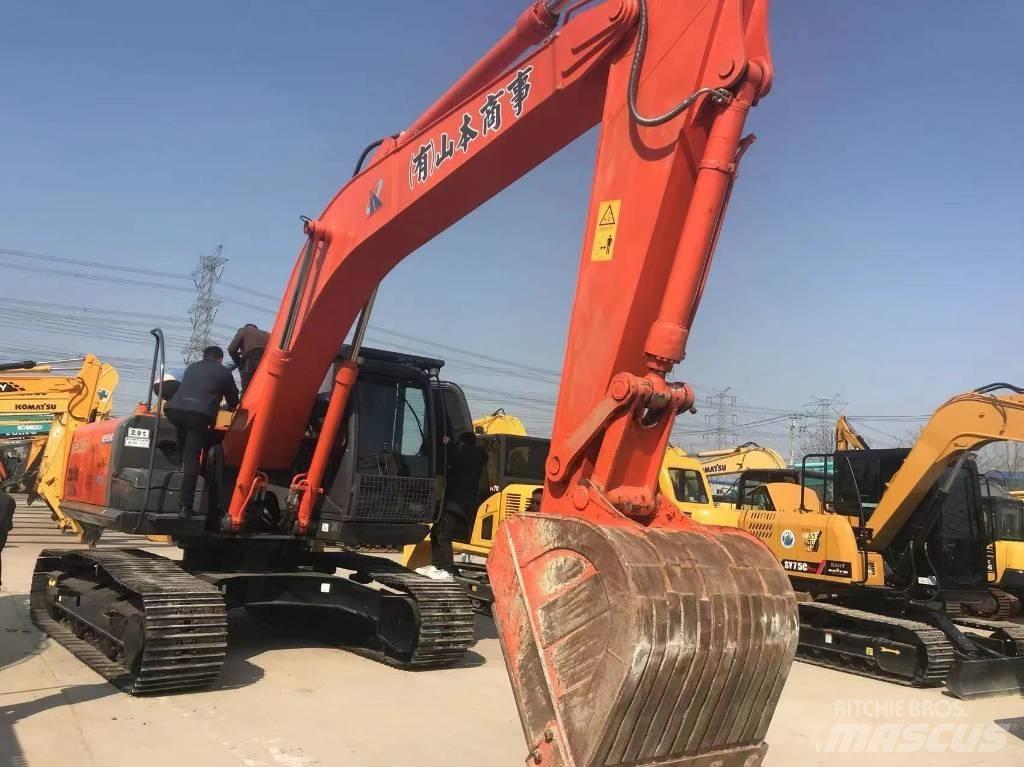 Hitachi 240-3 حفارات زحافة