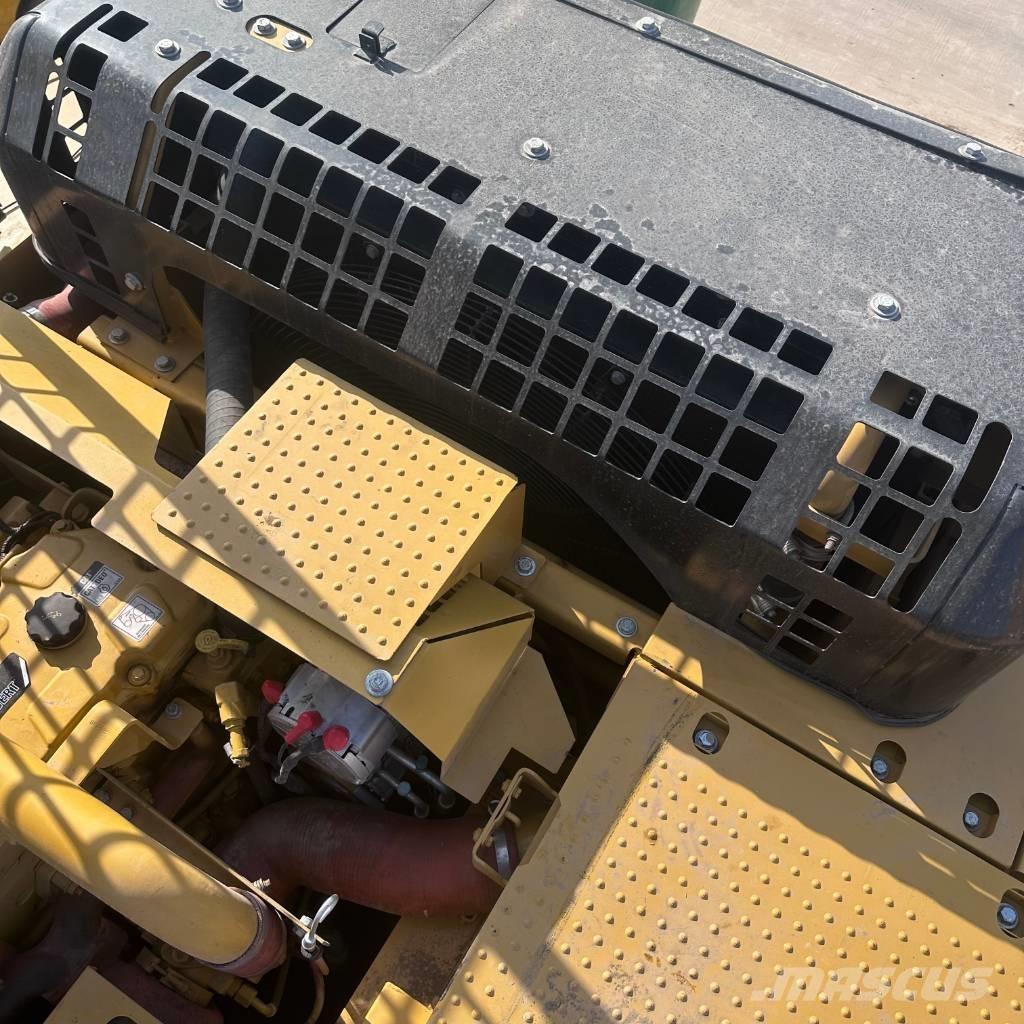CAT 336 D حفارات زحافة