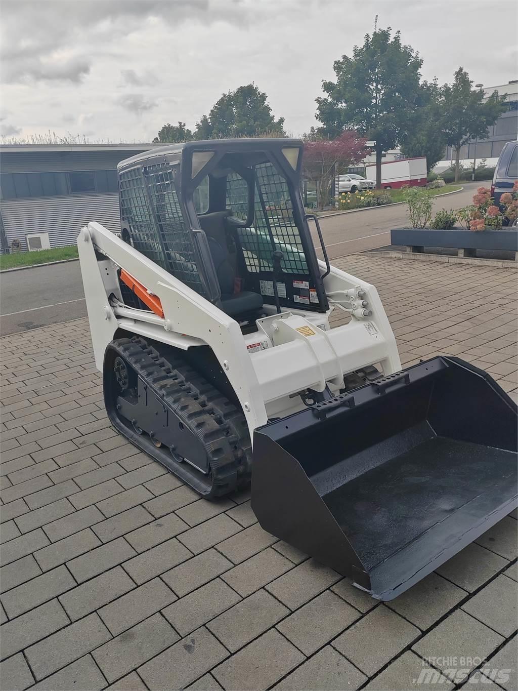 Bobcat T140 حفارات زحافة