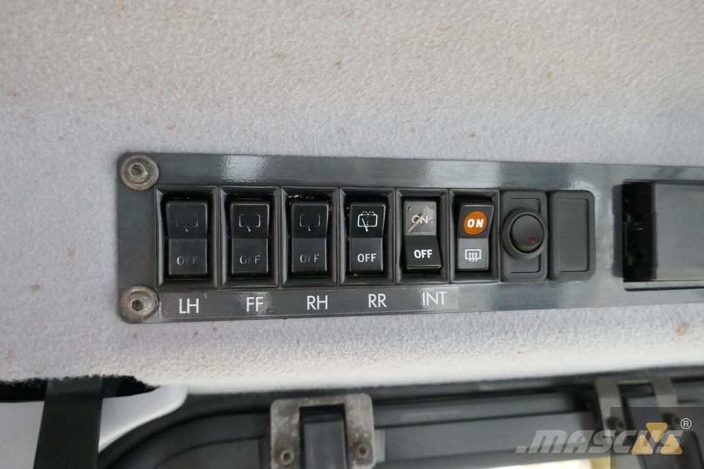 Komatsu D85PX-15 بلدوزرات مجنزرة