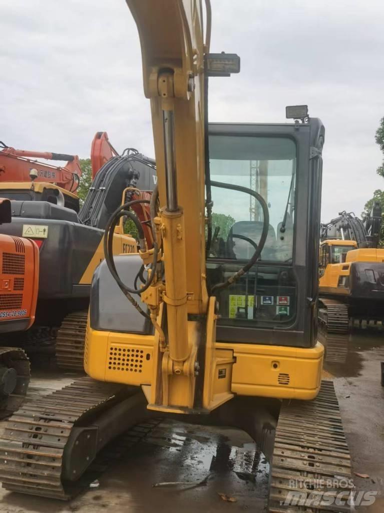 Komatsu PC 55 MR حفارات صغيرة أقل من 7 طن (حفارات صغيرة)