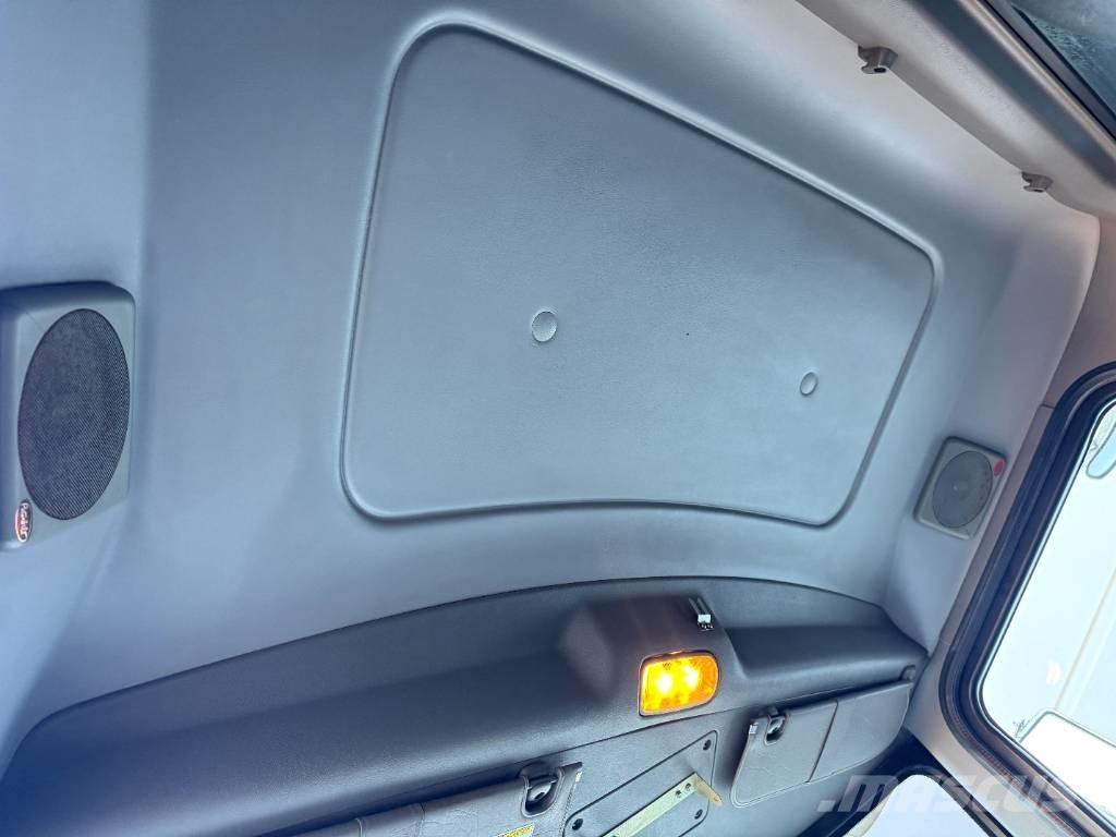 Peterbilt 348 شاحنات قلابة