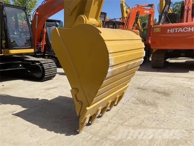 CAT 330 GC حفارات زحافة