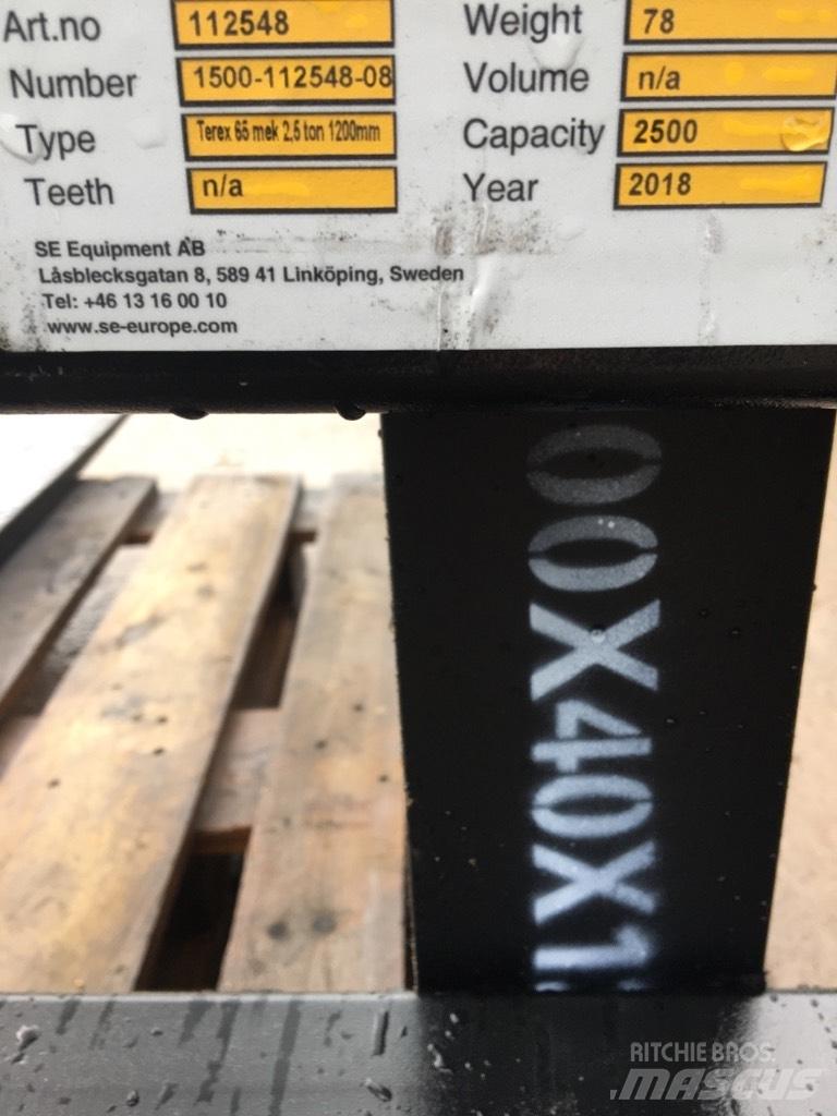  SE AB Terex TL65-80 شوكات