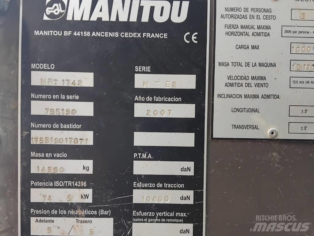 Manitou MRT1742 مناولات متداخلة