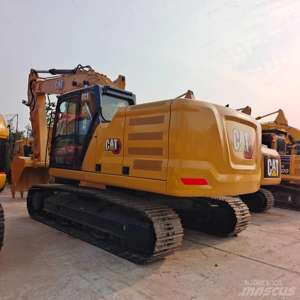 CAT 323GC حفارات زحافة