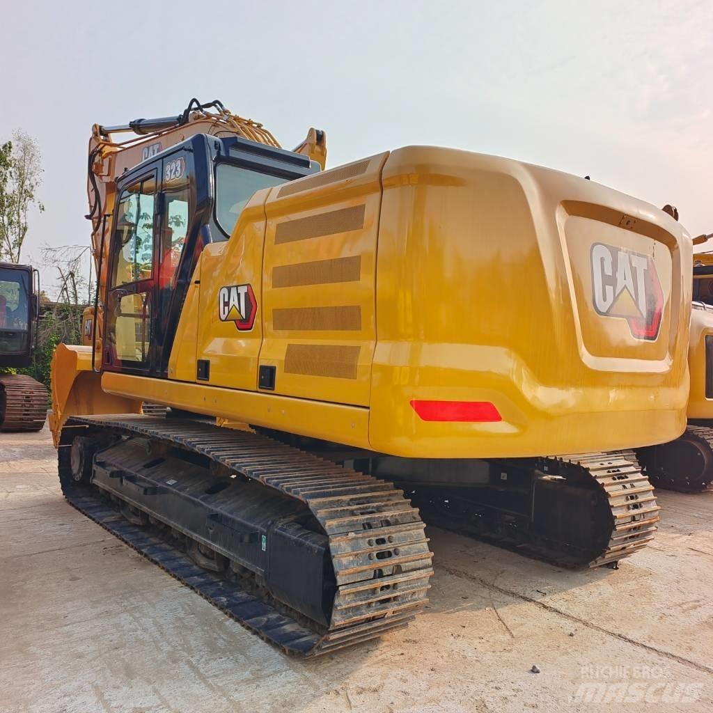 CAT 323GC حفارات زحافة
