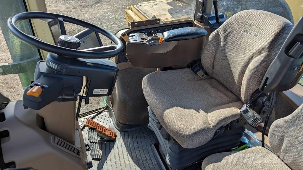 John Deere 8530 الجرارات