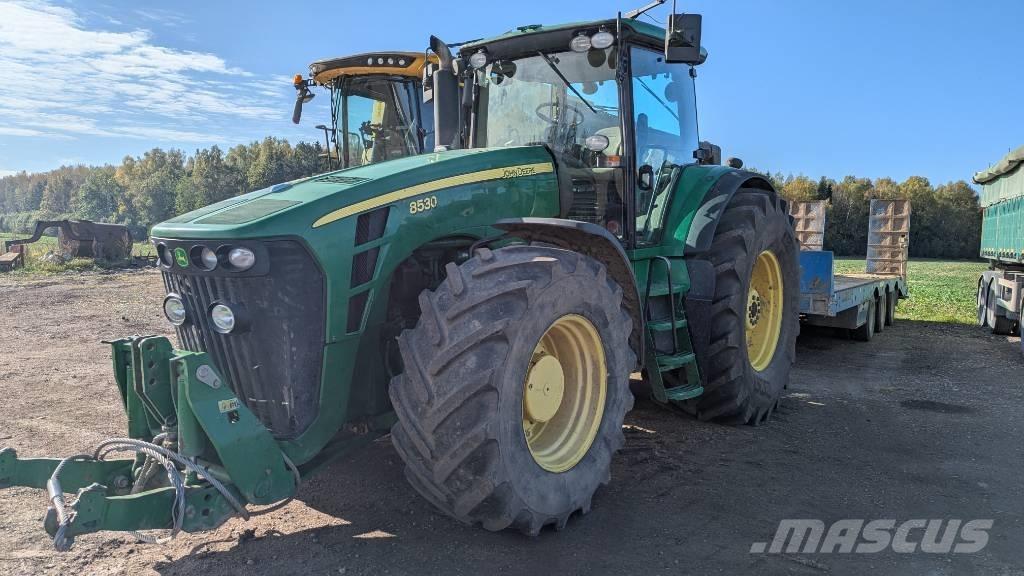 John Deere 8530 الجرارات