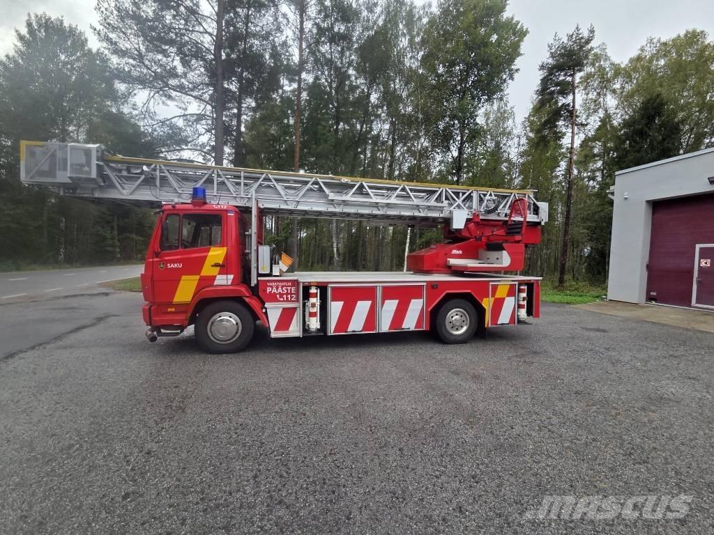 Mercedes-Benz 1524 شاحنات حريق