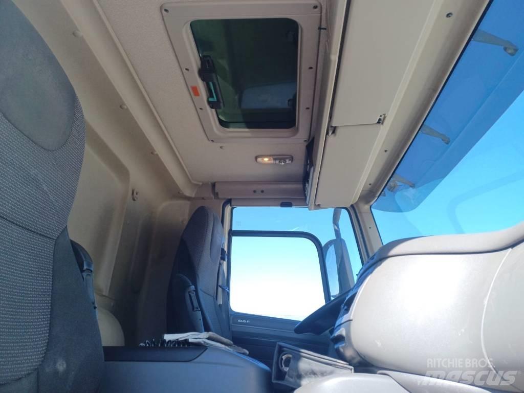 DAF CF 400 شاحنات بغطاء جانبي