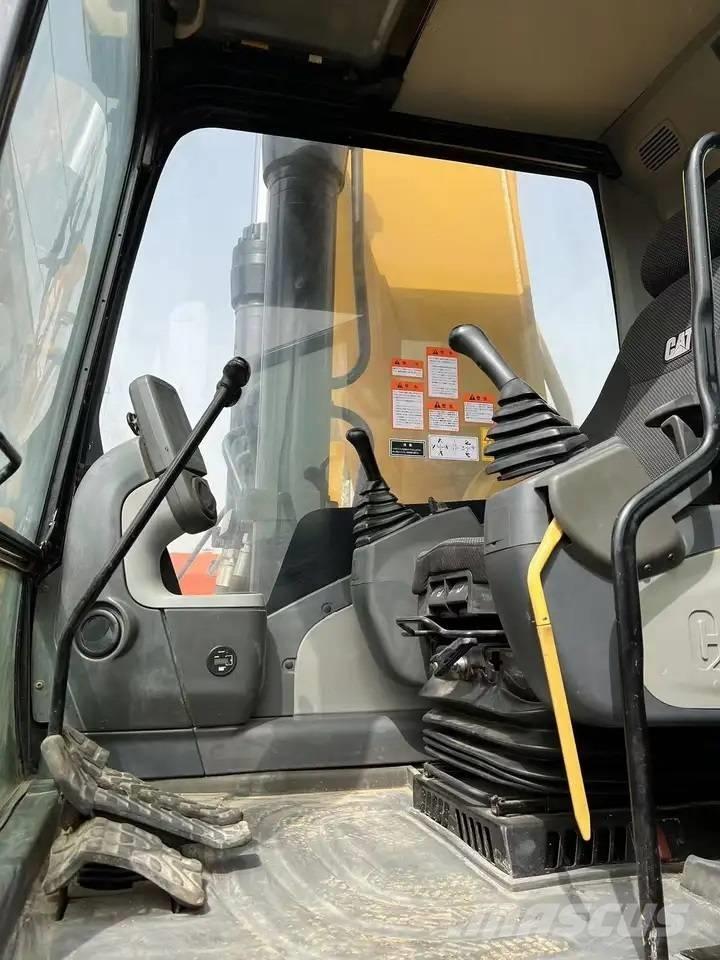CAT 336D حفارات زحافة