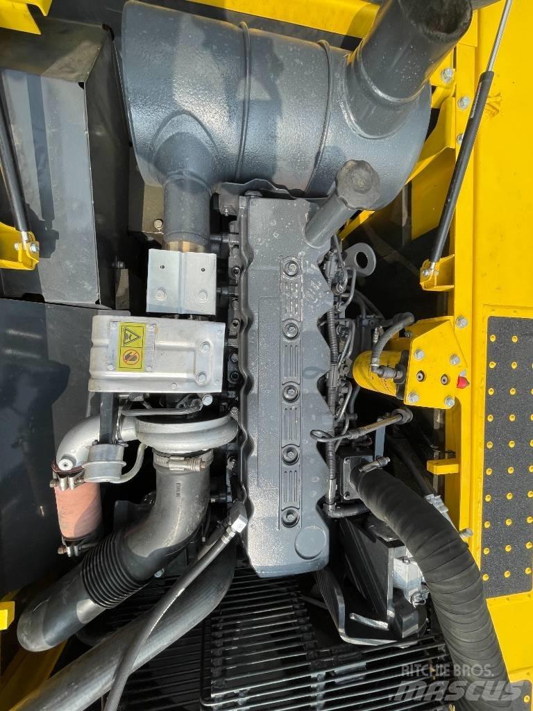 Komatsu PC 220 حفارات زحافة
