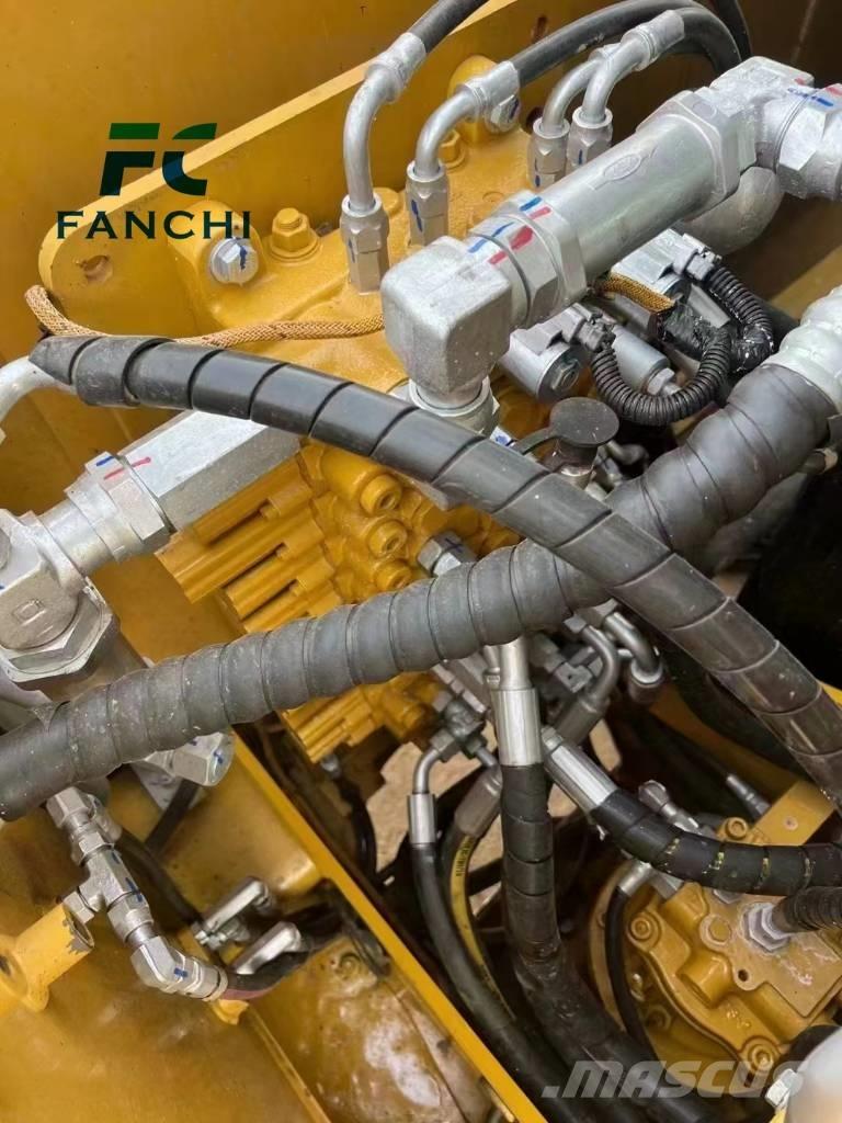 CAT 307 حفارات زحافة