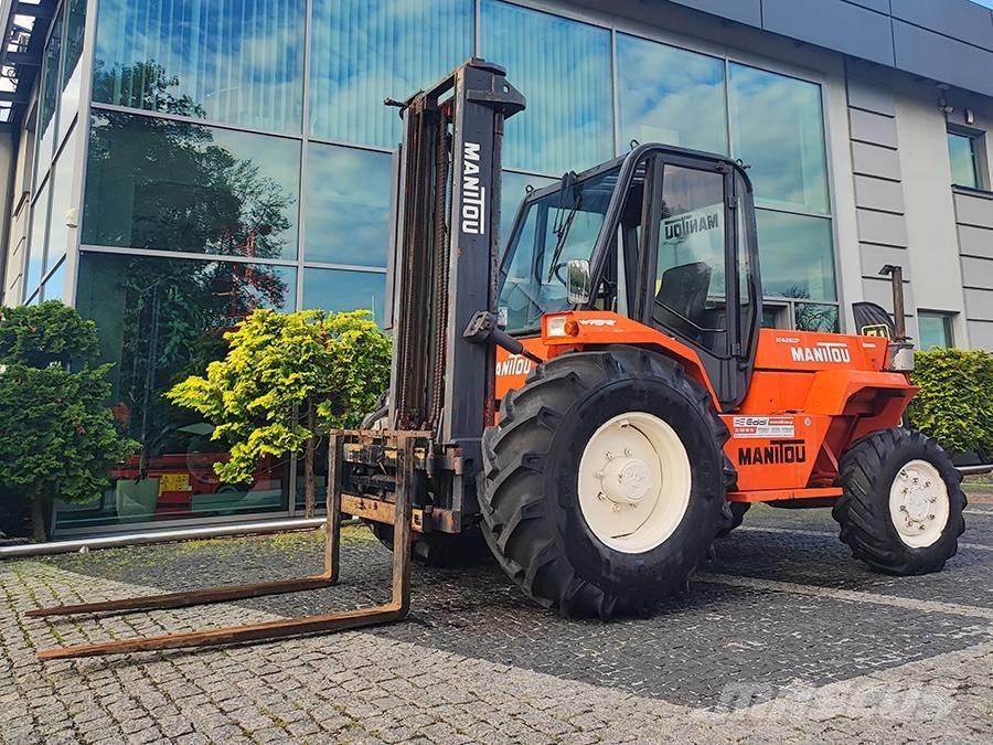 Manitou M 426 CP شاحنات الطرق الوعرة