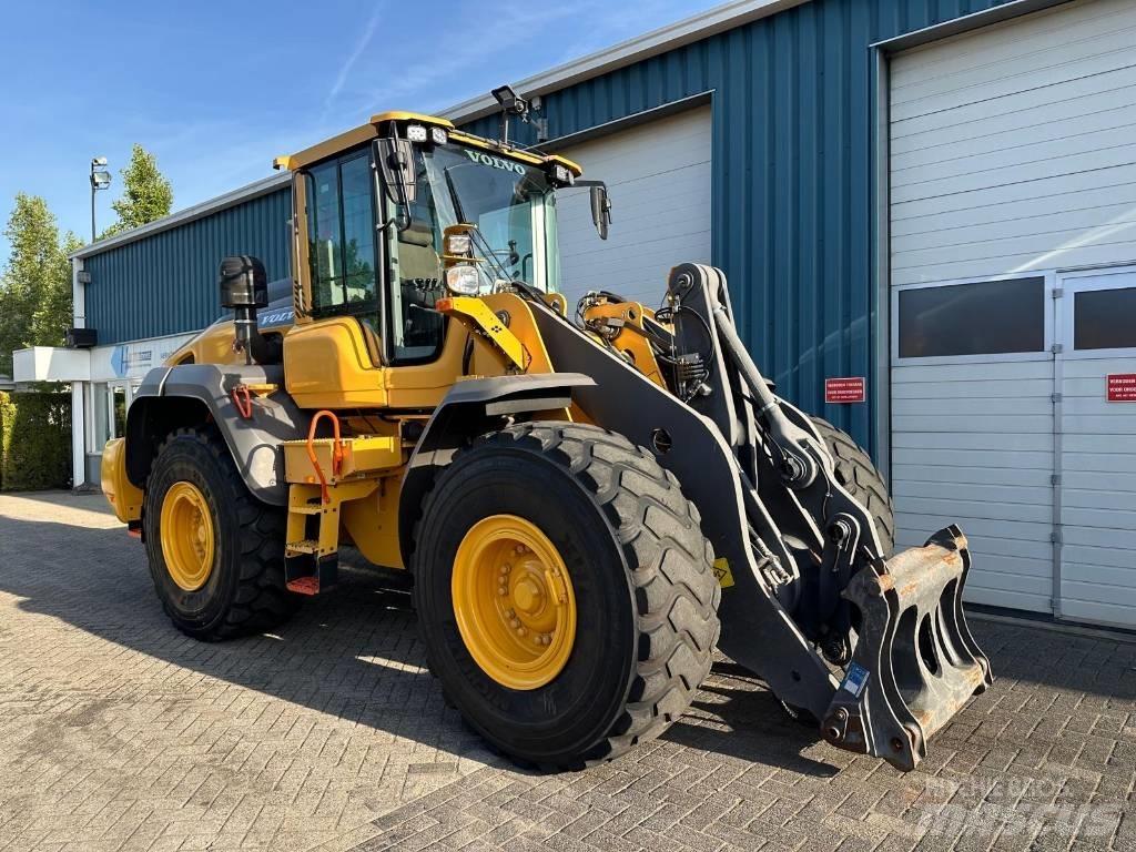 Volvo L 110 H لوادر بعجل