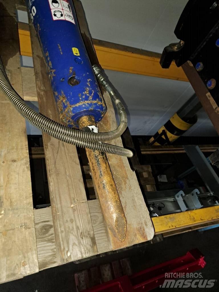 Daemo E30 with CW05 مطارق / كسارات