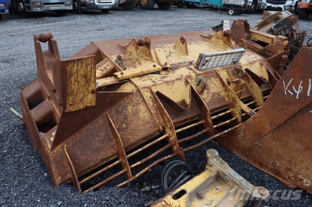 CAT D 6 H XL بلدوزرات مجنزرة