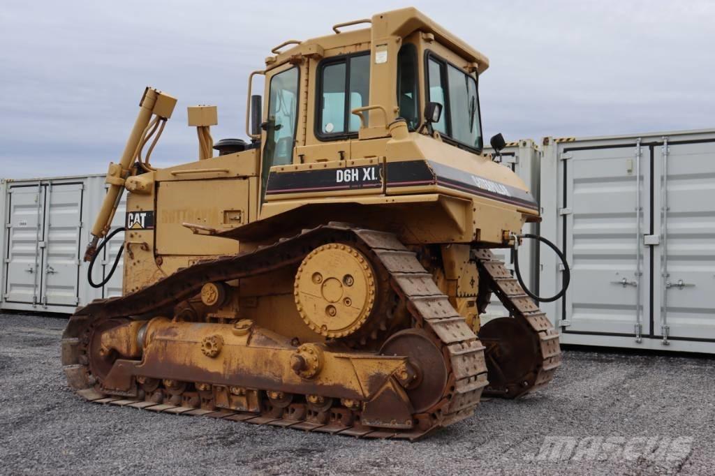 CAT D 6 H XL بلدوزرات مجنزرة
