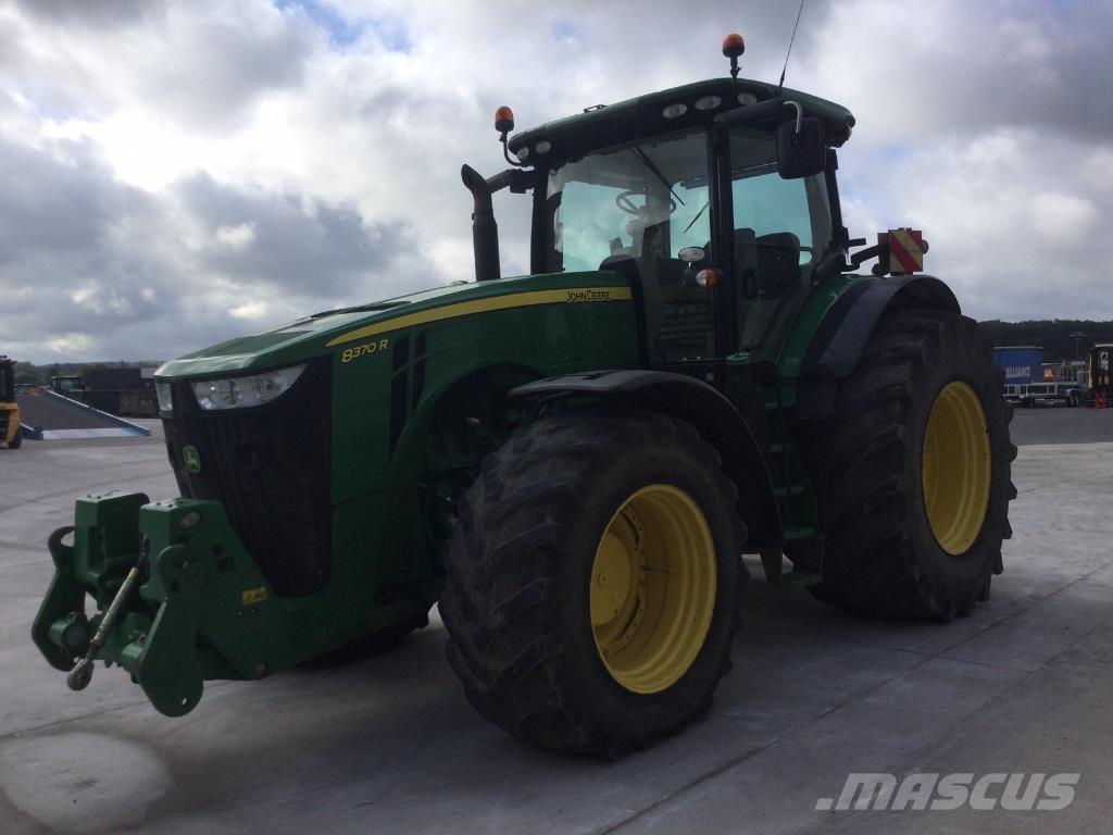 John Deere 8370R الجرارات