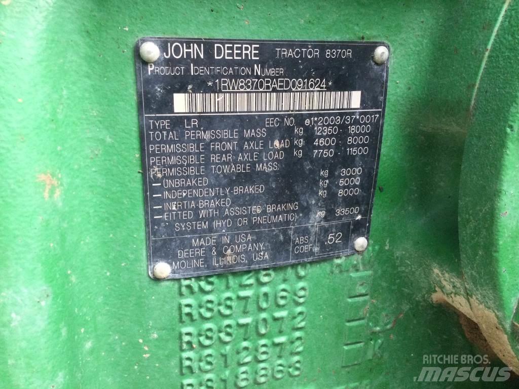 John Deere 8370R الجرارات