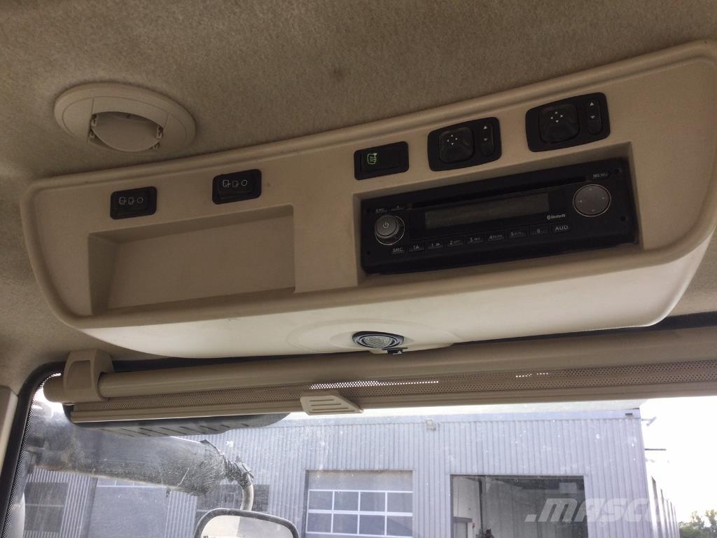 John Deere 8370R الجرارات