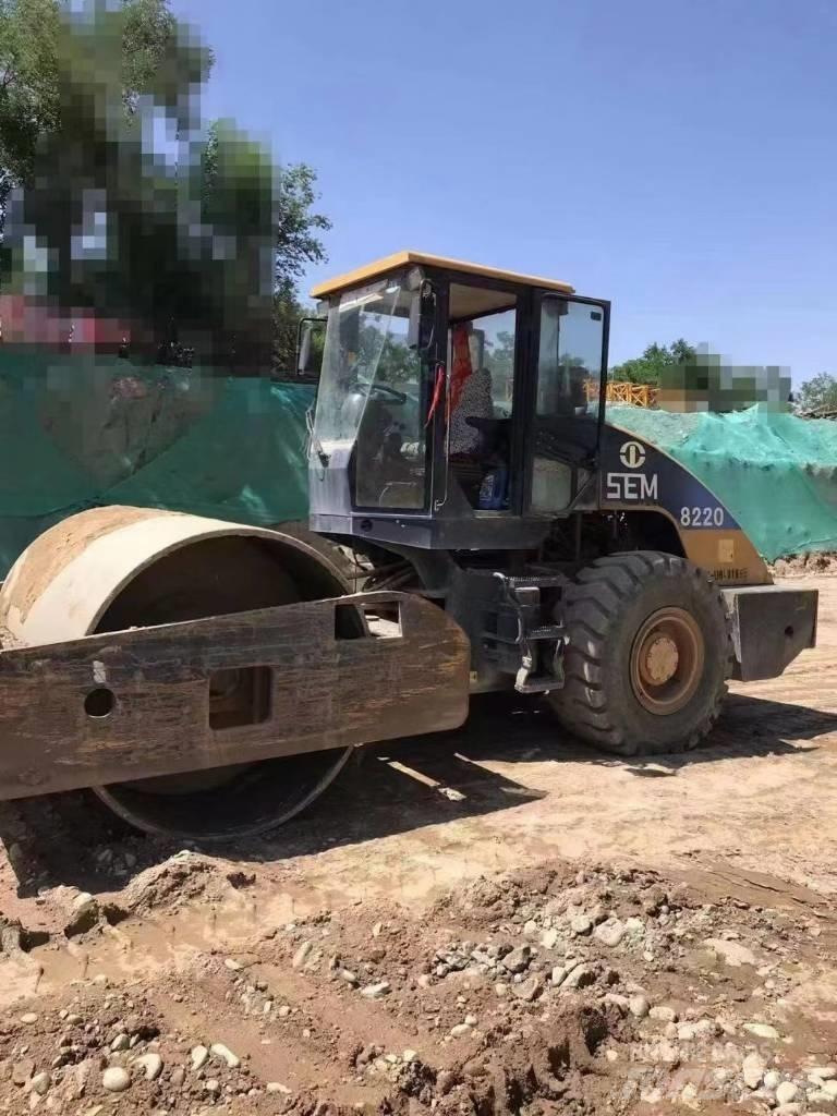  SEM/CAT 522 roller مداحل أحادية الأسطوانة