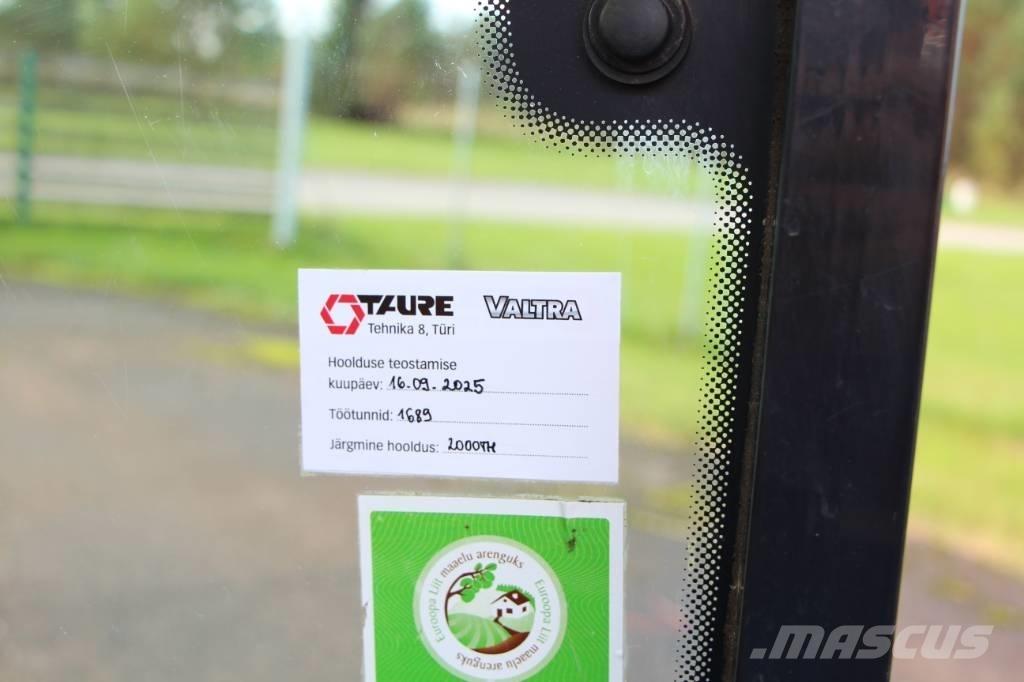 Valtra T 131 الجرارات
