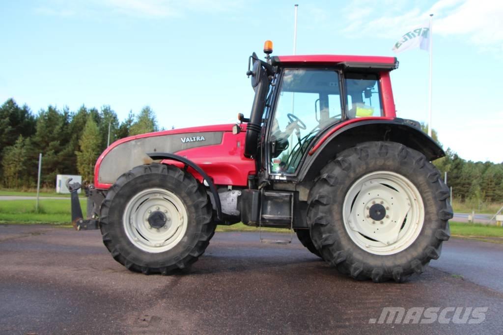Valtra T 131 الجرارات