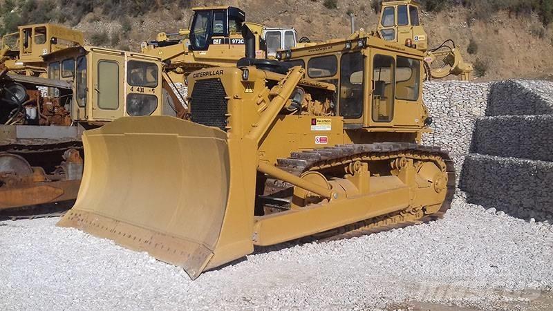 CAT D9G بلدوزرات مجنزرة