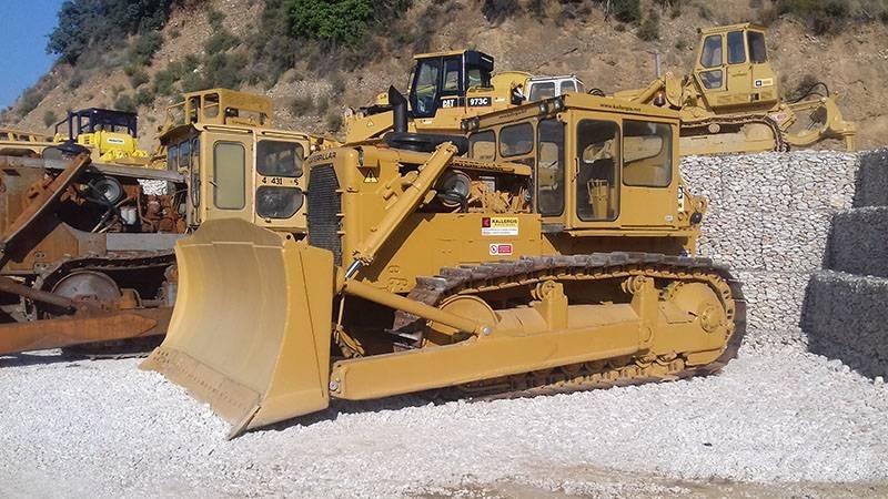 CAT D9G بلدوزرات مجنزرة