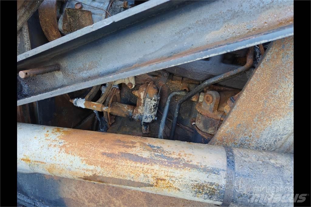 Case IH 695 الجرارات