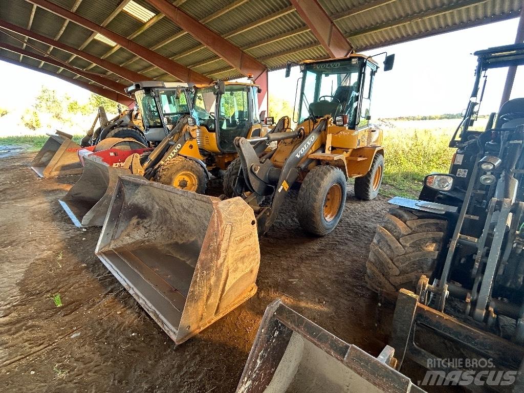 Volvo L 30 G لوادر بعجل