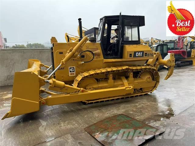 CAT D 7 G بلدوزرات مجنزرة