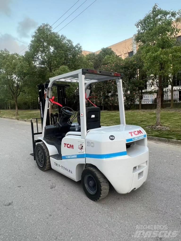 TCM fd30 شاحنات الديزل