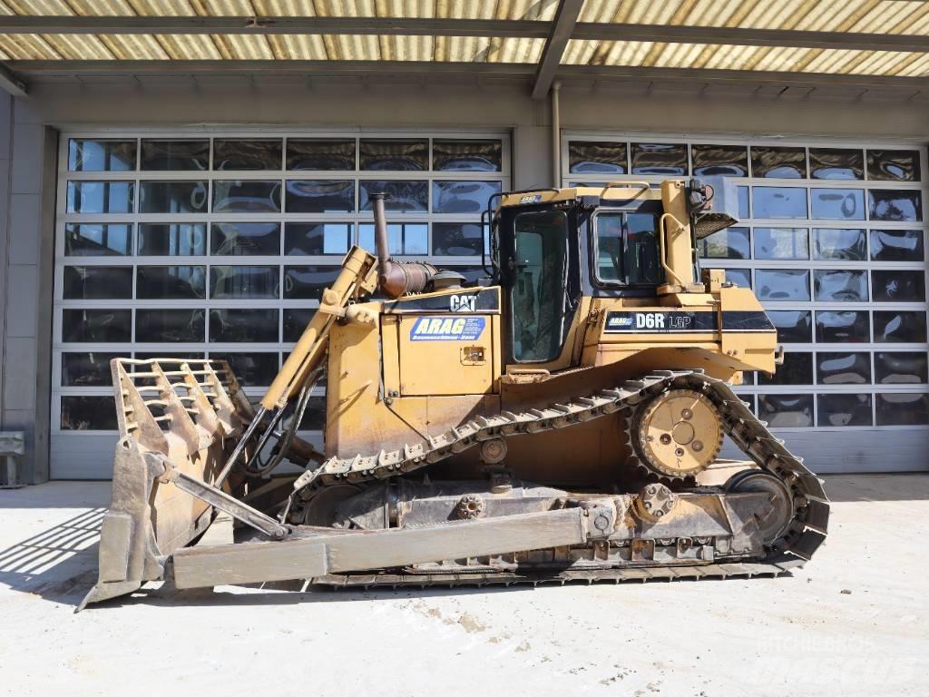 CAT D 6 R LGP بلدوزرات مجنزرة