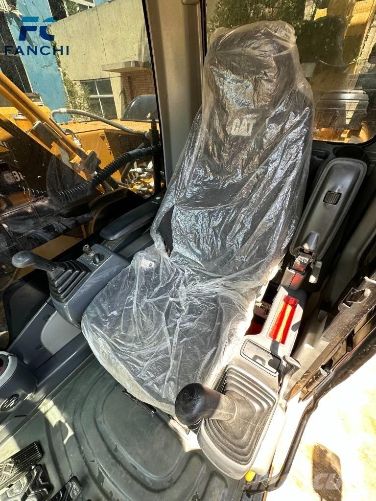 CAT 329 حفارات زحافة