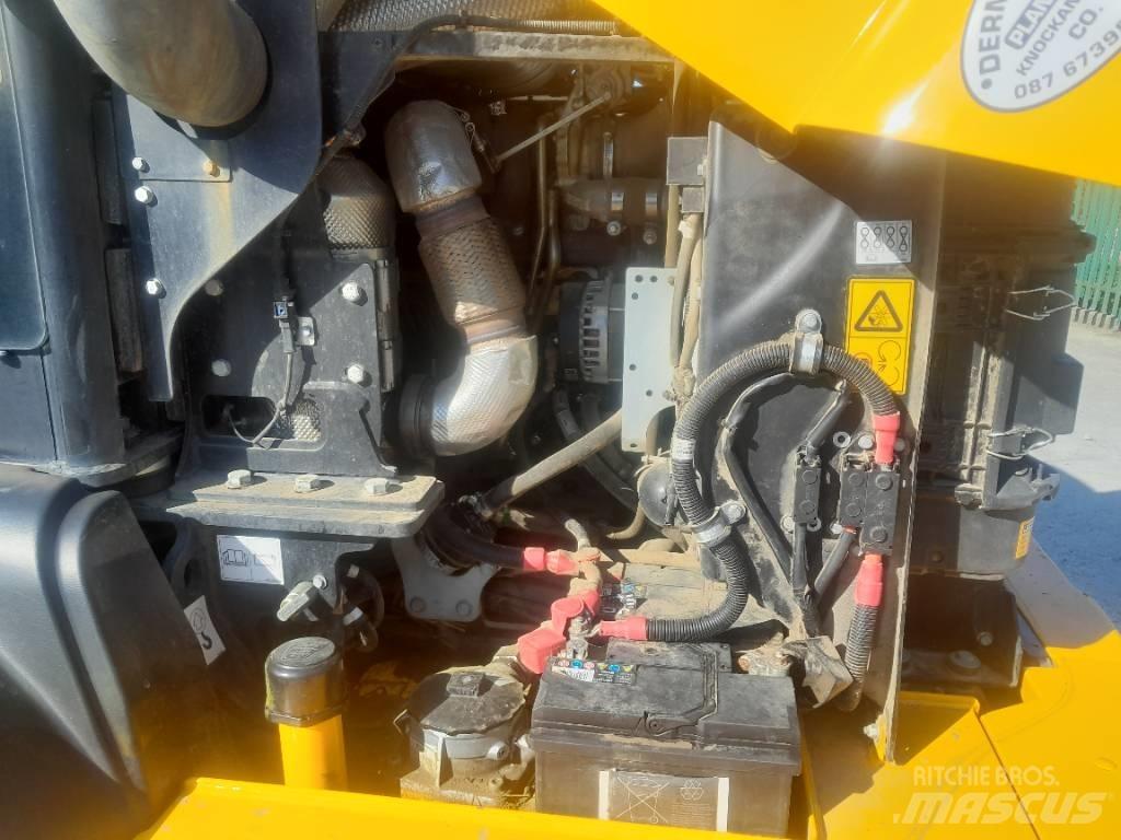 JCB TM 320 S معدات مناولة لأغراض الزراعة