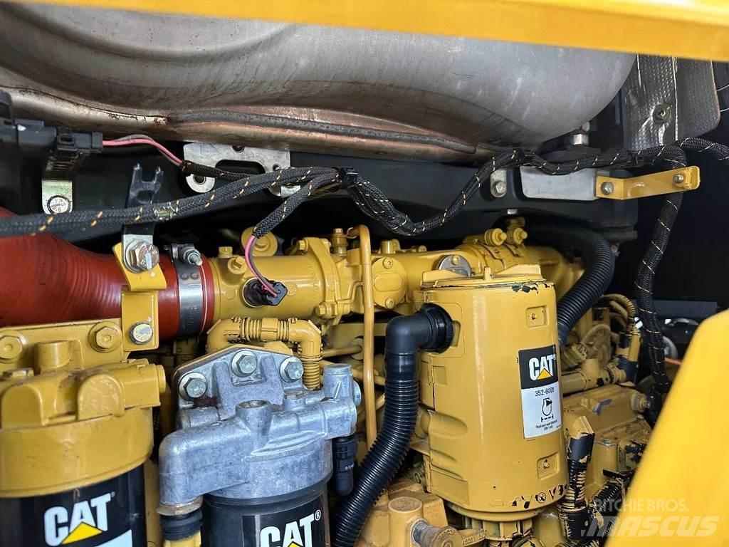 CAT 950G لوادر بعجل