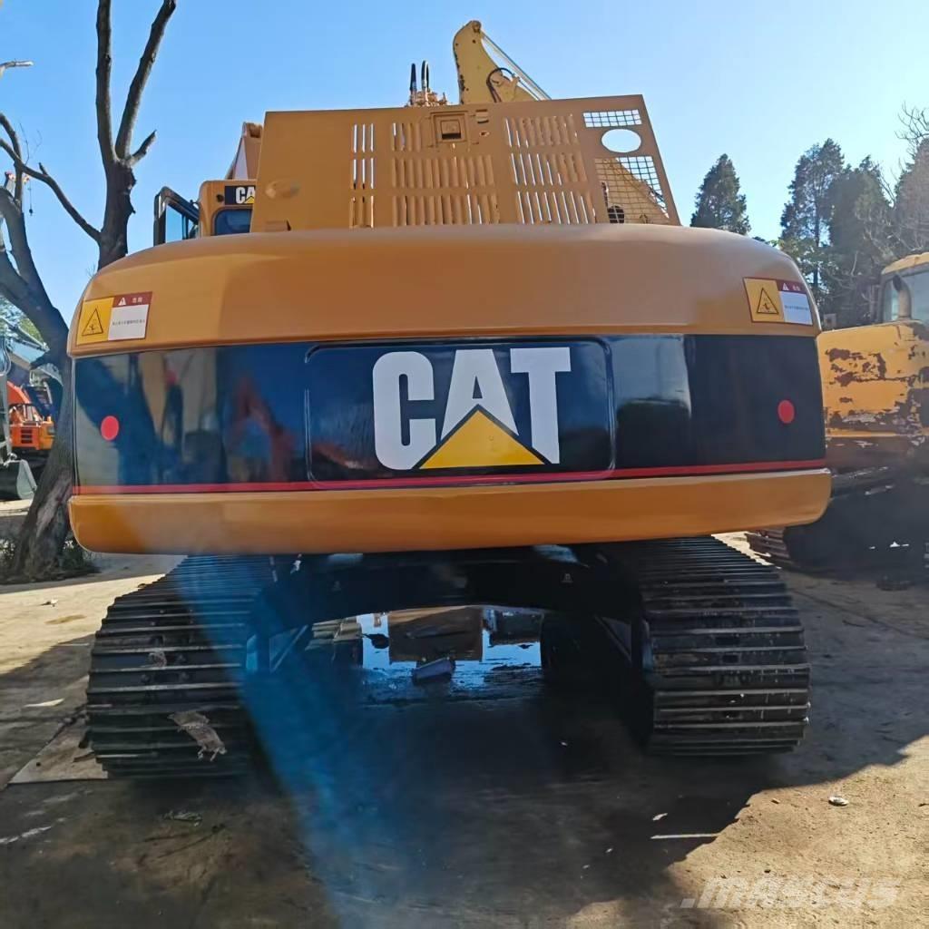 CAT 320 C حفارات زحافة