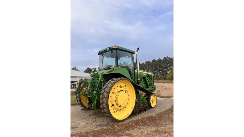 John Deere 8320 T الجرارات